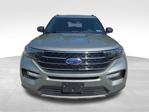 Used 2020 Ford Explorer XLT w/ Equipment Group 202A RWD image 2