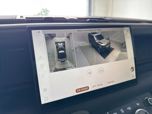 Used 2024 Land Rover Defender 90 V8 image 39