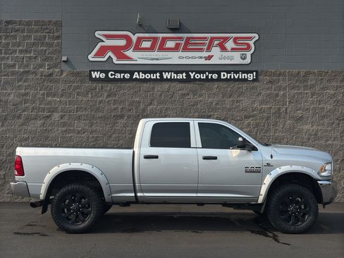 Used 2017 RAM 2500 Tradesman w/ Chrome Appearance Group AWD/4WD image 4