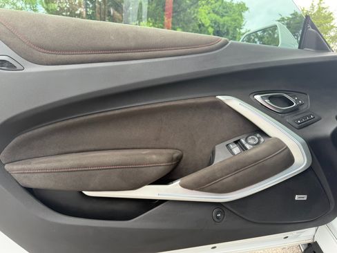 Used 2020 Chevrolet Camaro ZL1 RWD image 33