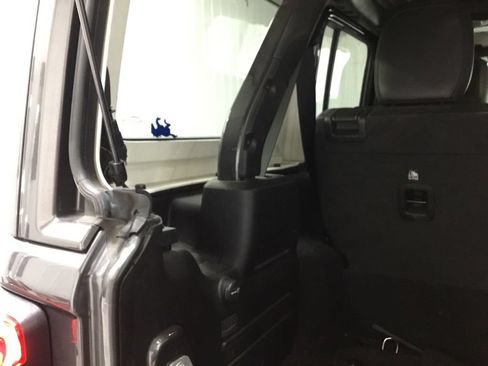 Used 2021 Jeep Wrangler Unlimited Rubicon 4xe w/ Steel Bumper Group AWD/4WD image 22