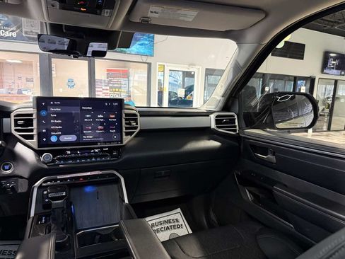 Used 2024 Toyota Tundra Limited AWD/4WD image 29