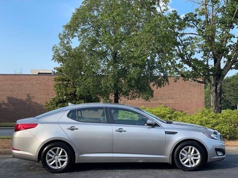 Used 2013 Kia Optima LX FWD image 9