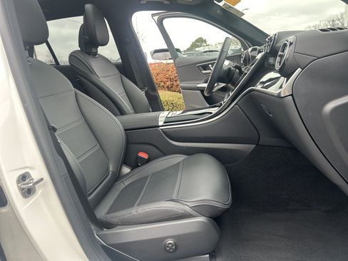 Used 2025 Mercedes-Benz GLC 300 4MATIC w/ Driver Assistance Package image 35