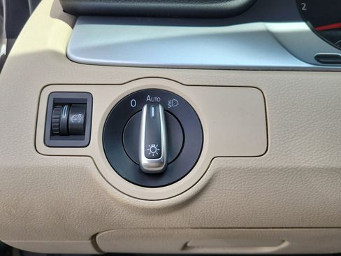 Used 2012 Volkswagen CC Sport FWD image 14