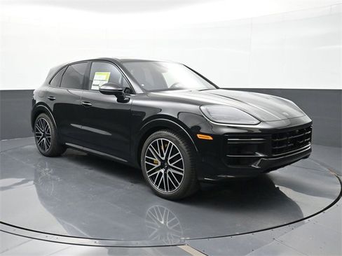 New 2026 Porsche Cayenne Turbo image 28