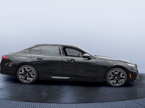 Certified 2026 BMW i5 eDrive40 w/ M Sport Package AWD/4WD image 7