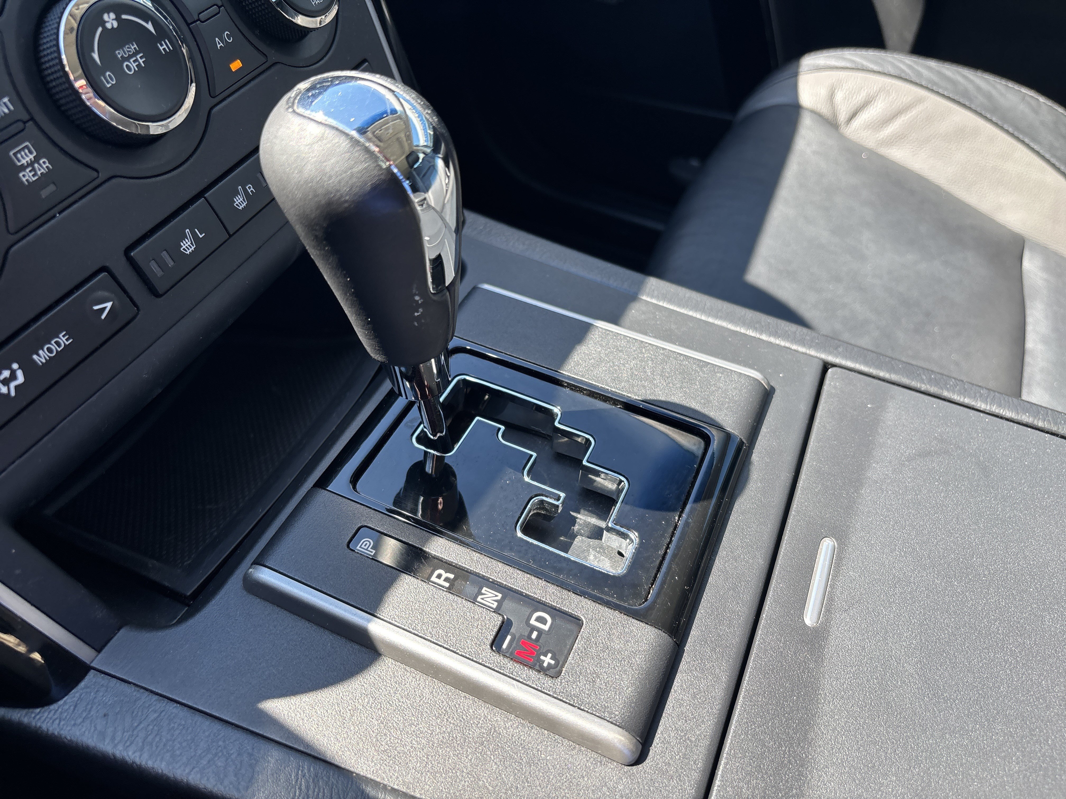 Used 2012 MAZDA CX-9 Touring w/ Moonroof & Bose Audio Pkg AWD/4WD image 17