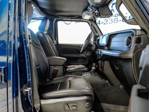Used 2025 Jeep Wrangler Unlimited Rubicon AWD/4WD image 47