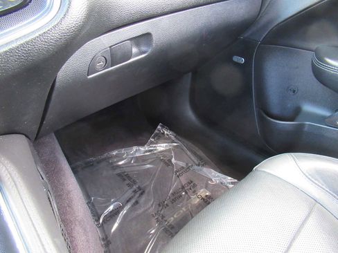 Used 2016 Dodge Challenger SXT Plus image 31