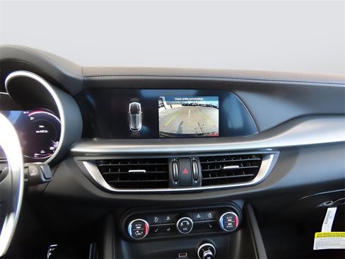 New 2025 Alfa Romeo Stelvio Sprint image 25