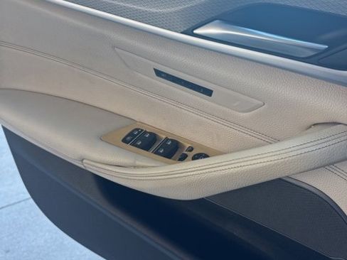Used 2020 BMW M550i xDrive w/ Executive Package image 21