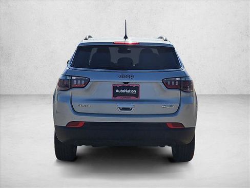 Used 2024 Jeep Compass Latitude AWD/4WD image 7