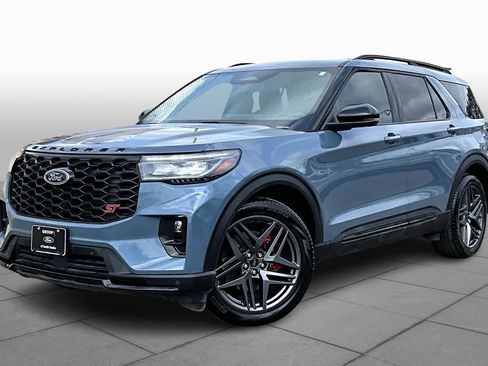 Used 2025 Ford Explorer ST image 37