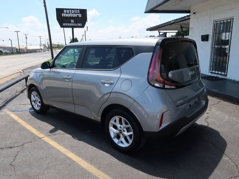 Used 2023 Kia Soul LX w/ Option Group 015 FWD image 5