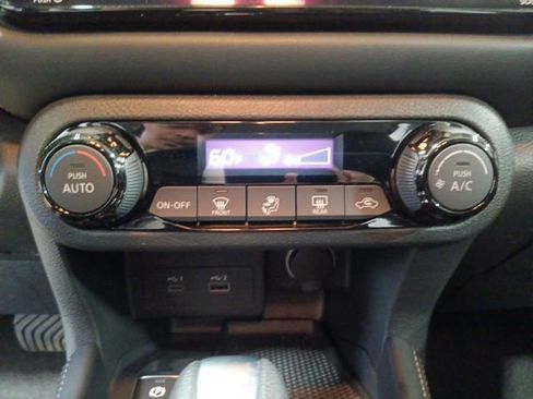 Certified 2023 Nissan Kicks SR image 18