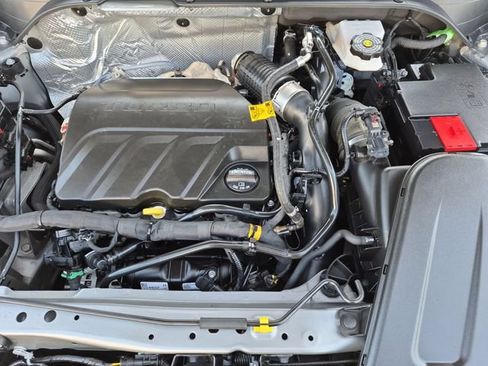 Used 2024 Chevrolet Trax RS w/ Sunroof Package FWD image 31