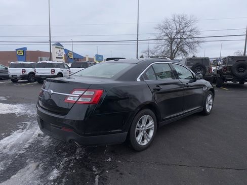 Used 2017 Ford Taurus SE image 7