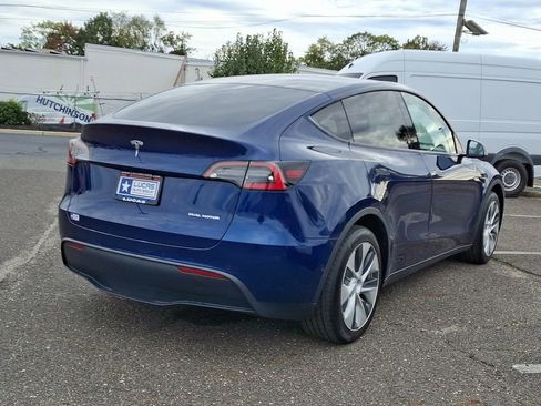 Used 2021 Tesla Model Y Long Range image 11