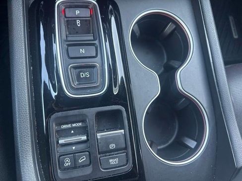 Used 2025 Honda Pilot Black Edition image 19