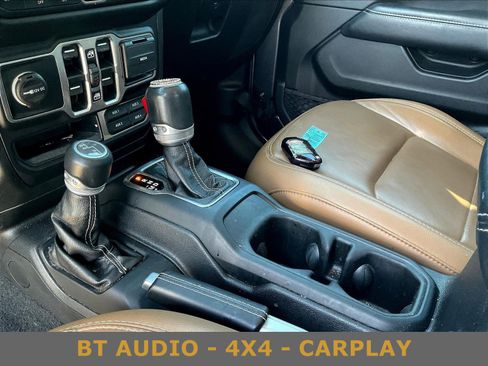 Used 2020 Jeep Gladiator Overland AWD/4WD image 19