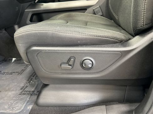 Used 2025 RAM 1500 Big Horn AWD/4WD image 17