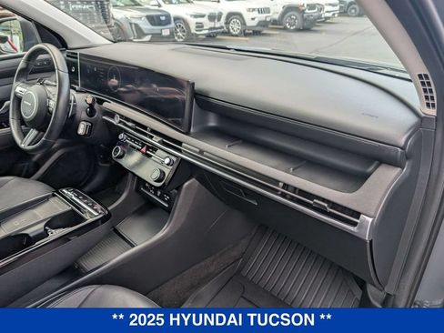 Used 2025 Hyundai Tucson Limited AWD/4WD image 35