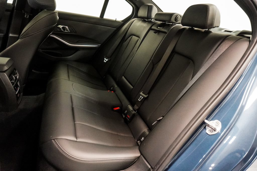 Used 2025 BMW 330i Sedan RWD image 9