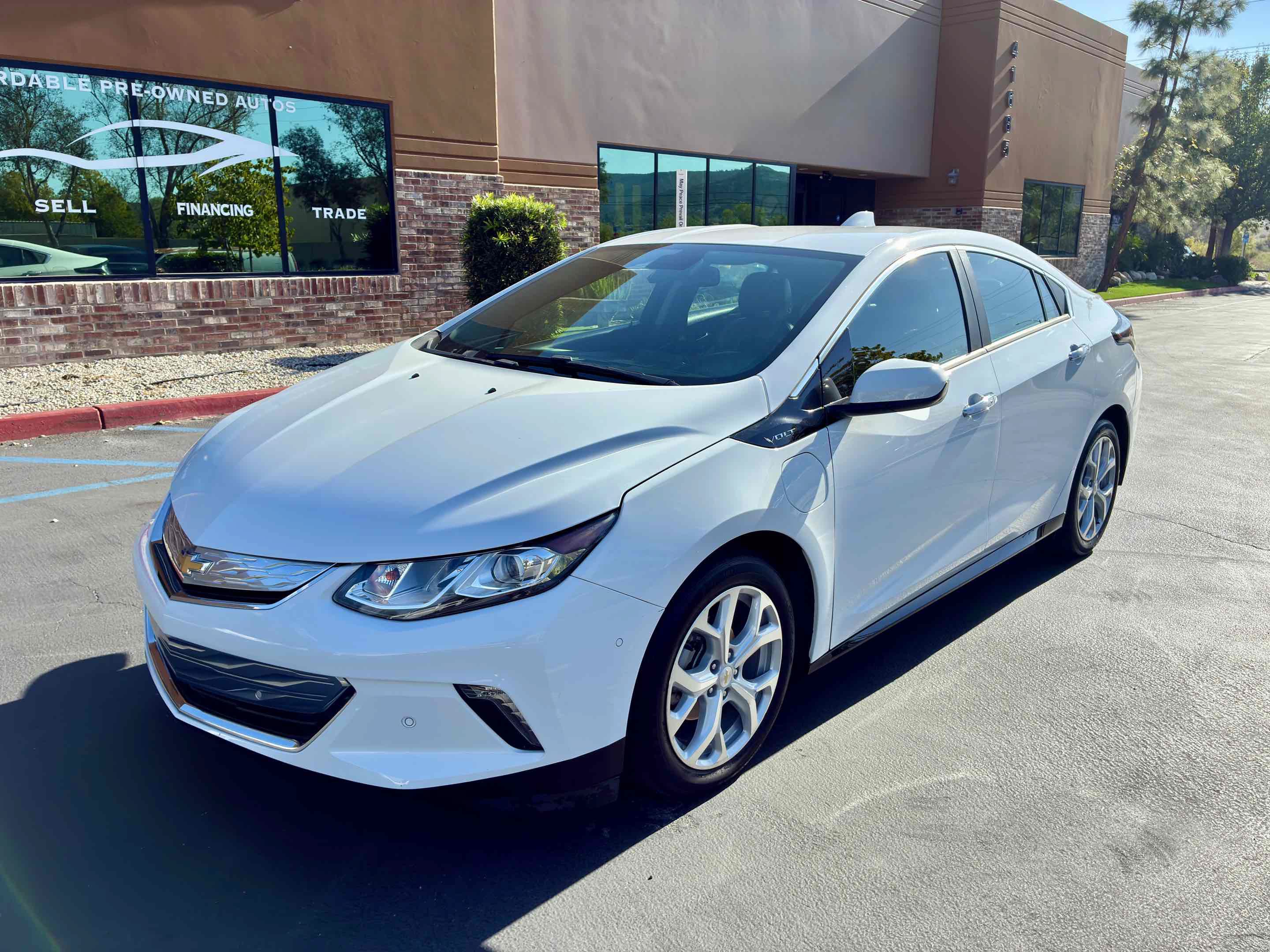 Used 2018 Chevrolet Volt Premier FWD image 4