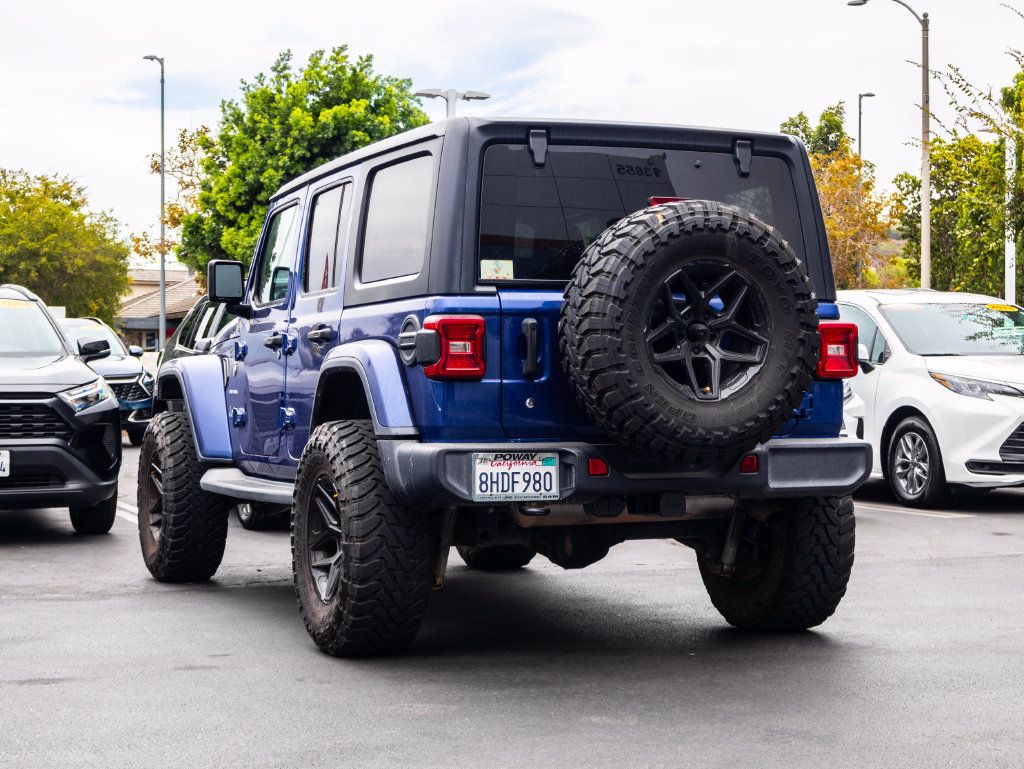 Used 2018 Jeep Wrangler Unlimited Sahara w/ LED Lighting Group AWD/4WD image 4