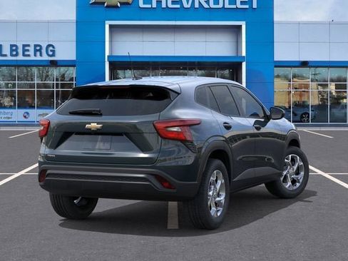 New 2026 Chevrolet Trax LS w/ LS Convenience Package FWD image 4