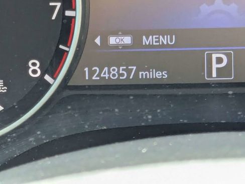 Used 2017 Nissan Maxima Platinum FWD image 29