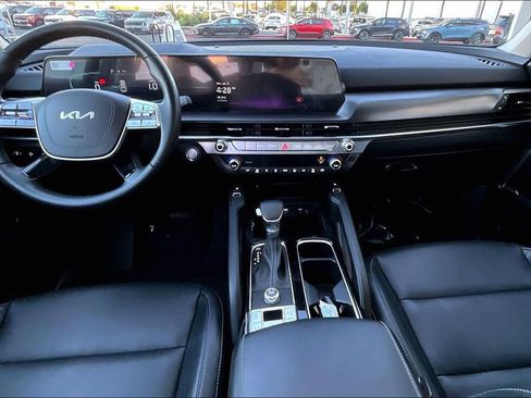 Used 2025 Kia Telluride S image 11