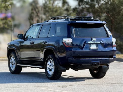 Used 2019 Toyota 4Runner SR5 image 10