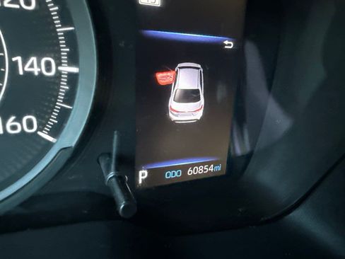 Used 2021 Toyota Corolla L FWD image 2