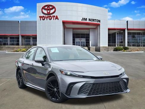 Used 2025 Toyota Camry SE w/ Multimedia Upgrade Package AWD/4WD image 1
