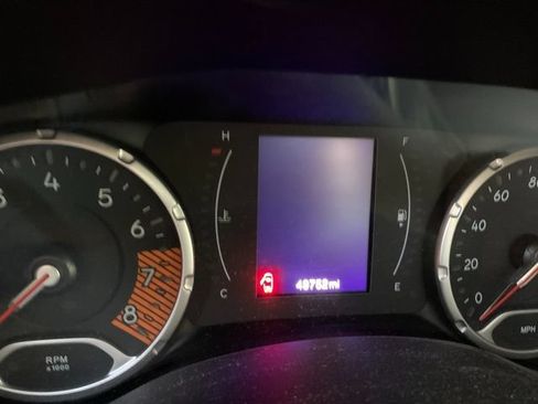 Used 2019 Jeep Renegade Altitude w/ Quick Order Package 2XM AWD/4WD image 10