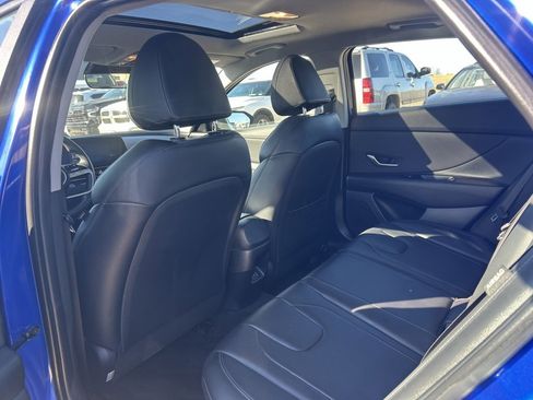 Used 2025 Hyundai Elantra SEL image 8