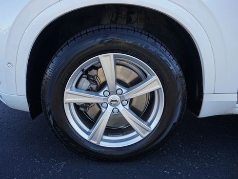 Used 2017 Volvo XC90 T5 Momentum w/ Convenience Package image 36