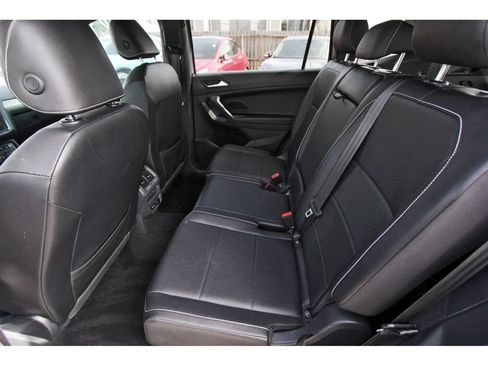 Used 2021 Volkswagen Tiguan SE R-Line FWD image 10