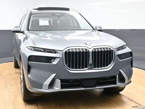 Used 2025 BMW X7 xDrive40i AWD/4WD image 4