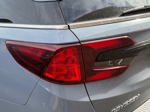 Used 2025 Honda Odyssey Elite image 9