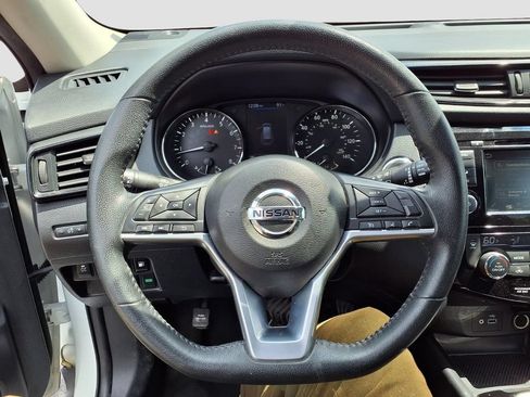 Used 2019 Nissan Rogue SV FWD image 20