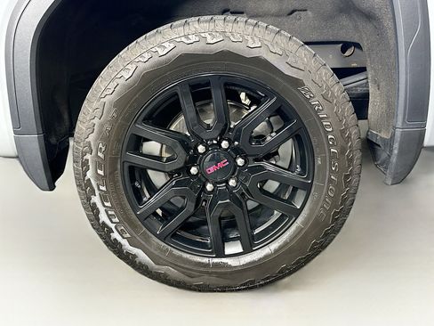 Used 2024 GMC Sierra 1500 Elevation image 11