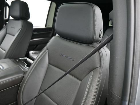 Used 2024 GMC Yukon XL Denali RWD image 18