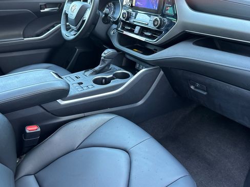 Used 2026 Toyota Highlander XLE AWD/4WD image 33