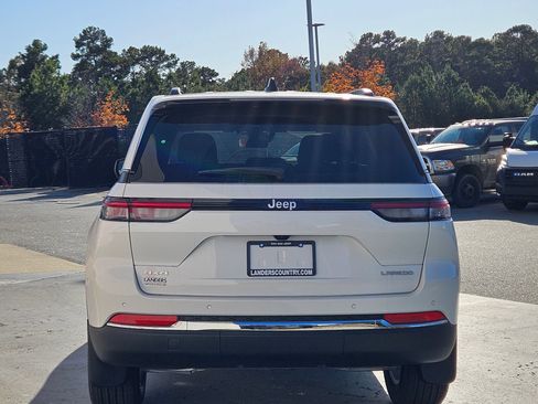 New 2025 Jeep Grand Cherokee 4WD image 6