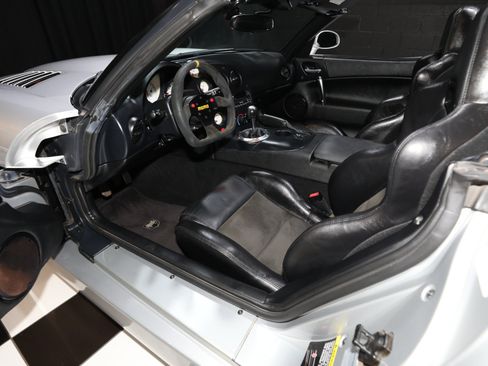 Used 2004 Dodge Viper SRT-10 RWD image 3