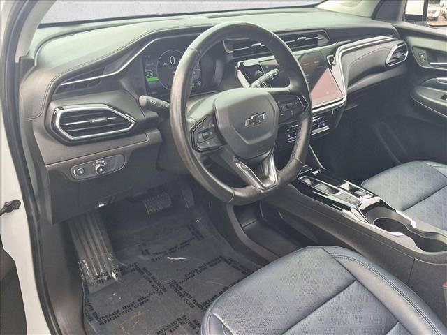 Used 2023 Chevrolet Bolt EUV LT w/ Convenience Package FWD image 9