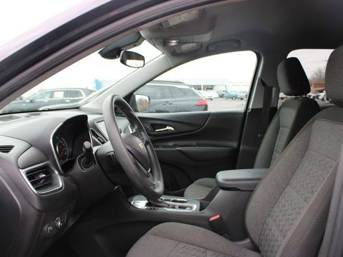 Used 2023 Chevrolet Equinox LT image 19